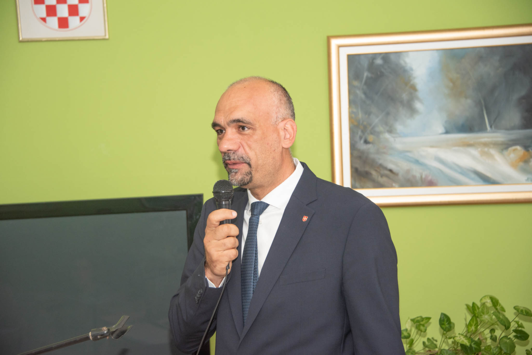 Druženje u Domu za starije i nemoćne Knin povodom uređenja okoliša  