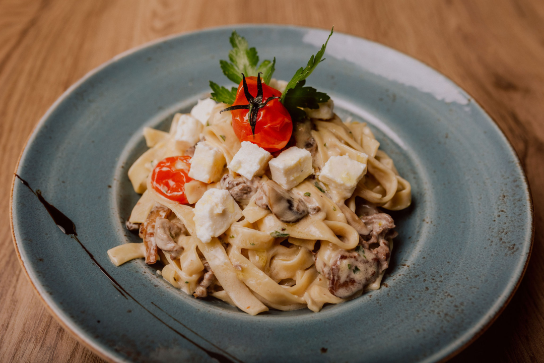 'Kod Starog' oduševite svoje nepce savršeno pripremljenim steakovima od Charolais govedine! 