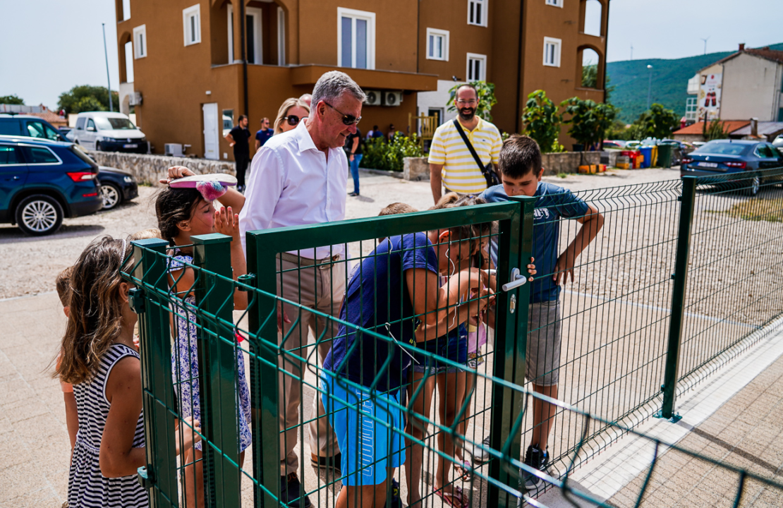 Djeca u Lozovcu dobila igralište vrijedno 70 tisuća eura