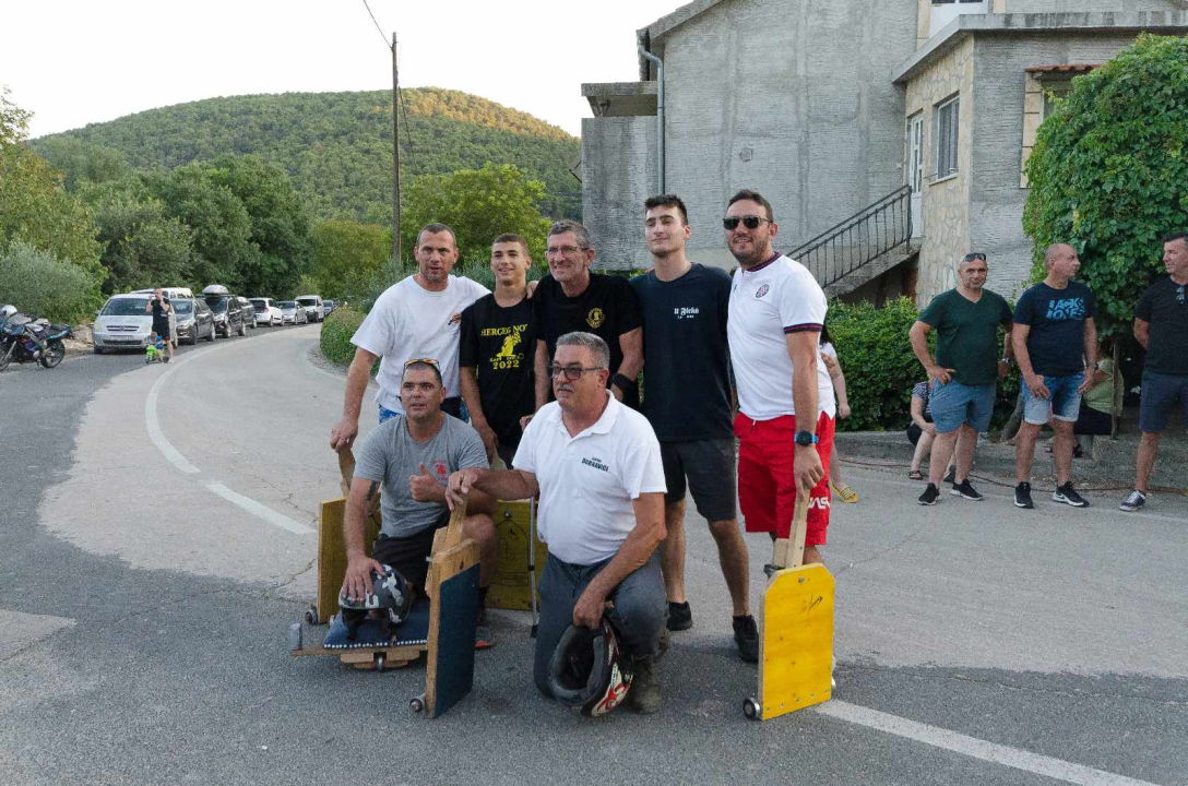 U Rupama održana utrka karića, a nakon toga i fešta