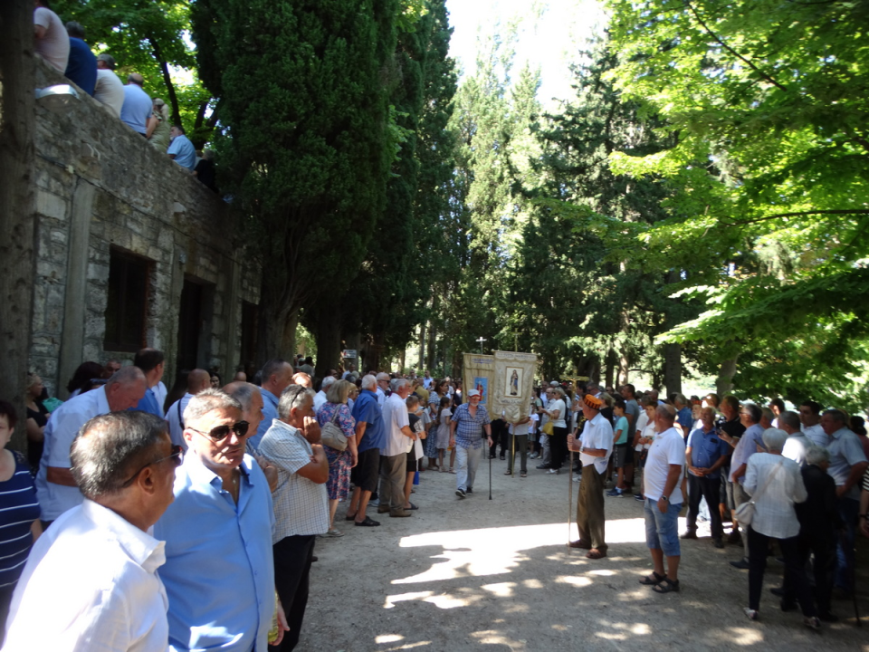 Biskup u miru Ante Ivas predvodio misu za blagdan Gospe od Anđela na Visovcu