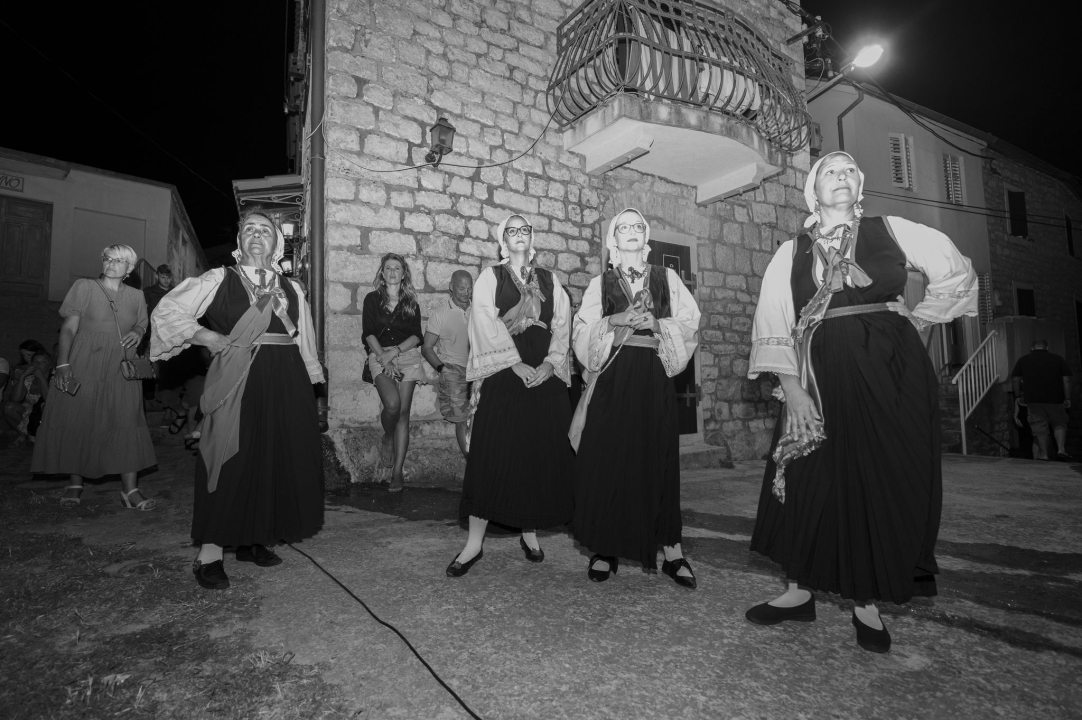 Zlarinjani se tradicionalno prisjetili svog pjesnika i književnika Mladena Bjažića