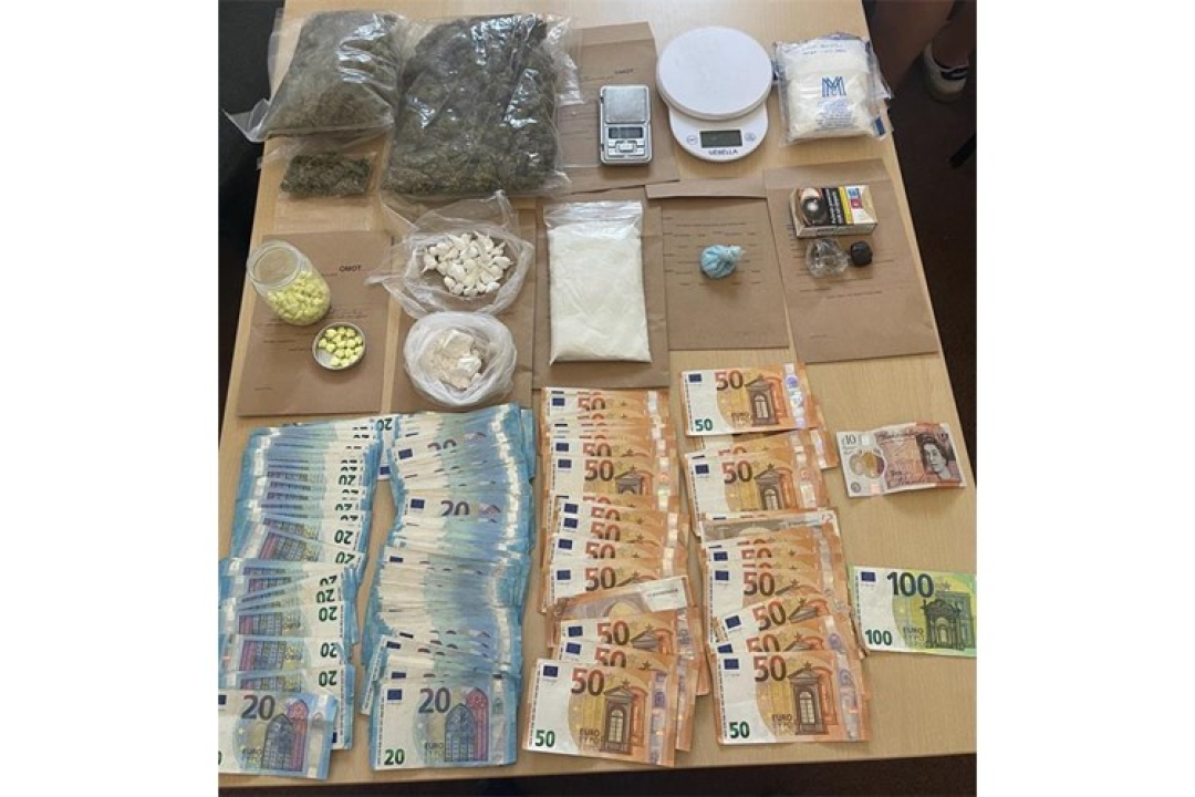 Kod četiri Britanca i pet Hrvata pronađeno omanje brdo droge u Tisnom i Šibeniku