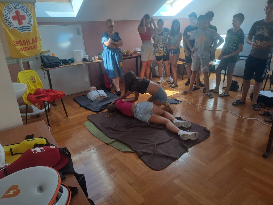 U Vodicama završen tečaj za junior spasioce za učenike sedmih i osmih razreda