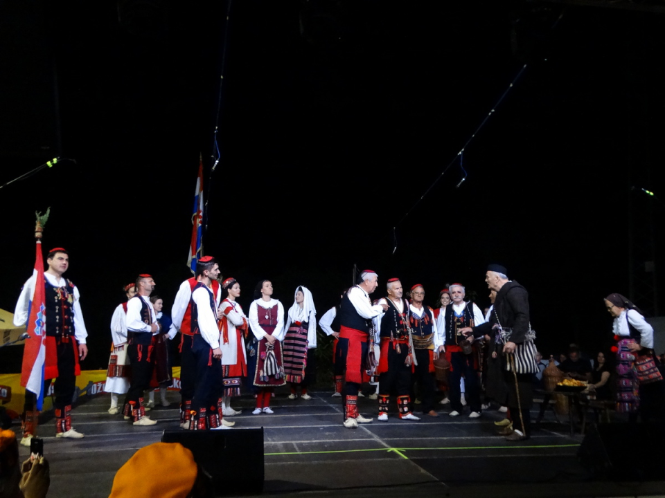 Na 16. 'Noći Zagore i gena kamenog' u Koprnu izabrani balotaš, izbijač bule, šijač i rezač pršuta godine