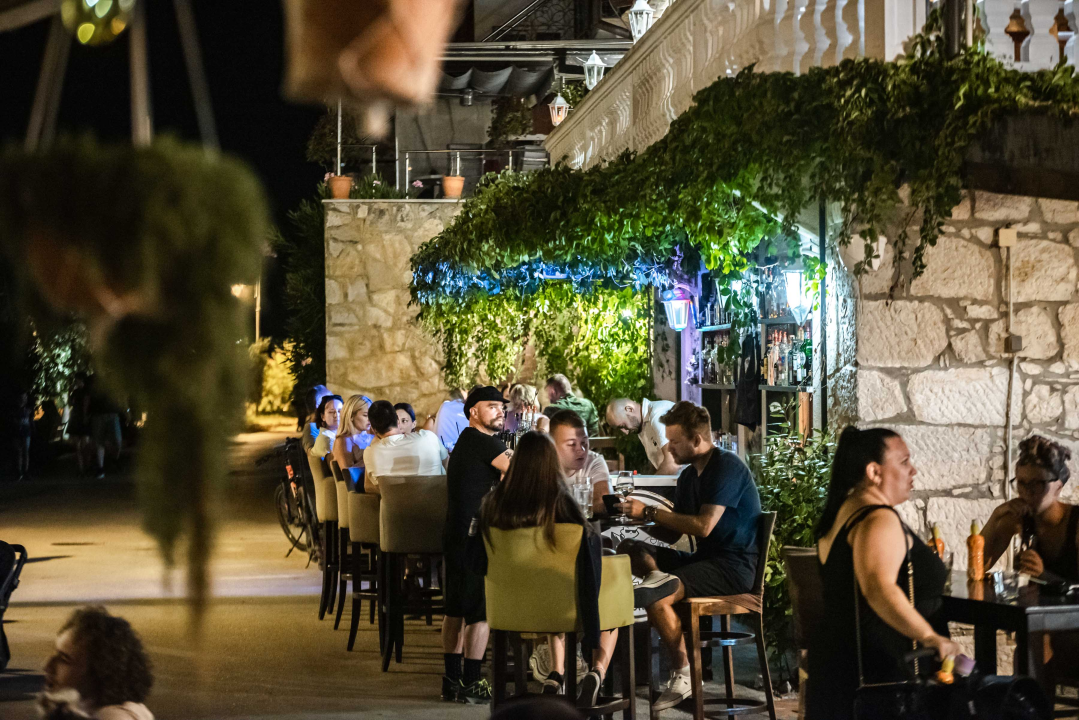 Rock'n'roll, finger food i kokteli: Stray Cat mjesto je koje morate posjetiti! 