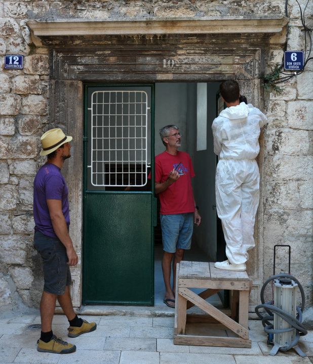 Društvo Juraj Dalmatinac obnavlja renesansno-barokni portal u Ulici don Krste Stošića