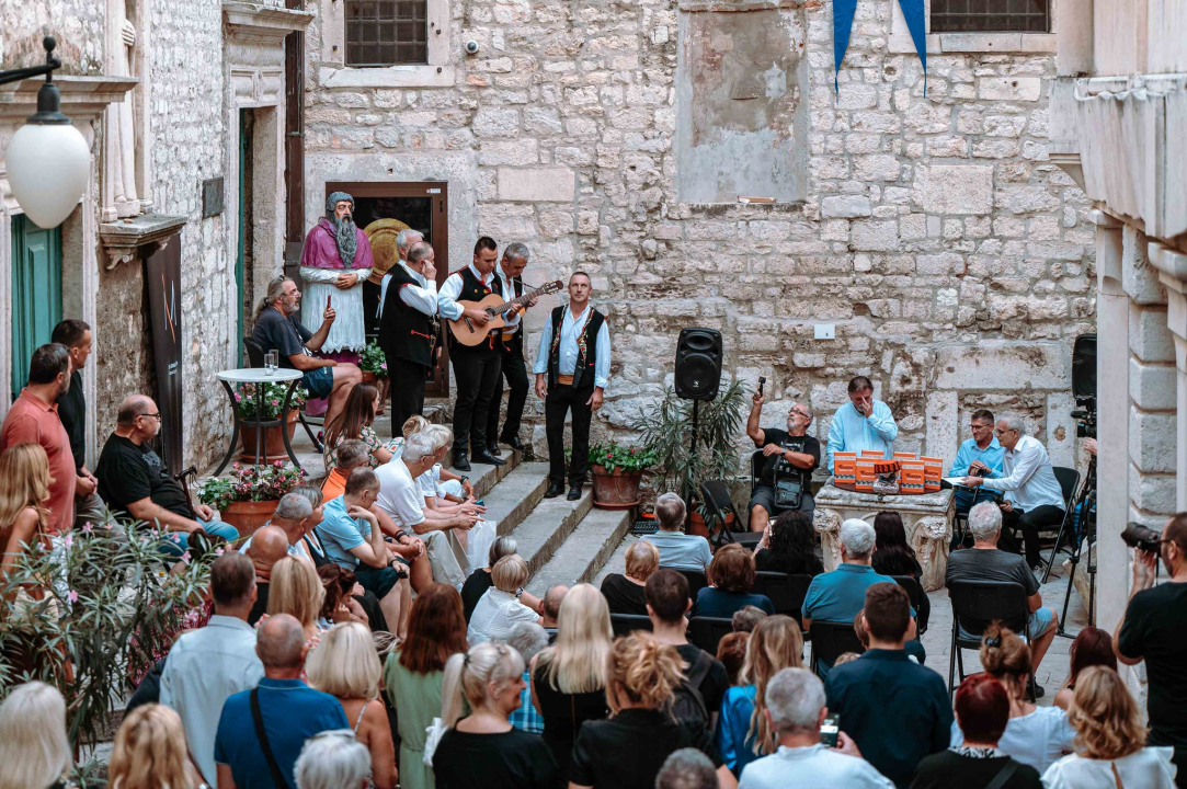 'Kadena' je Sinišin dar Šibeniku: 'Nije lako pisati o ljudima, ali mislim da smo uspjeli'