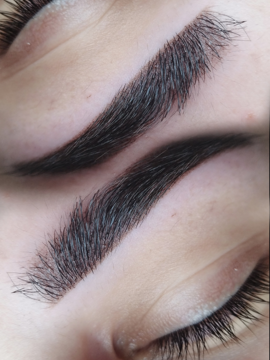 Iskoristite odlične popuste na trajnu šminku kod Jelene Radak!