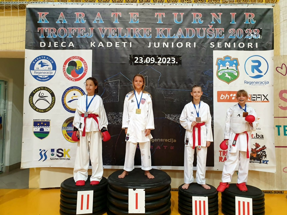 KK Okit Vodice opet najbolji: Iz Velike Kladuše se vratili sa 11 zlatnih medalja, tri srebrene i četiri brončane  