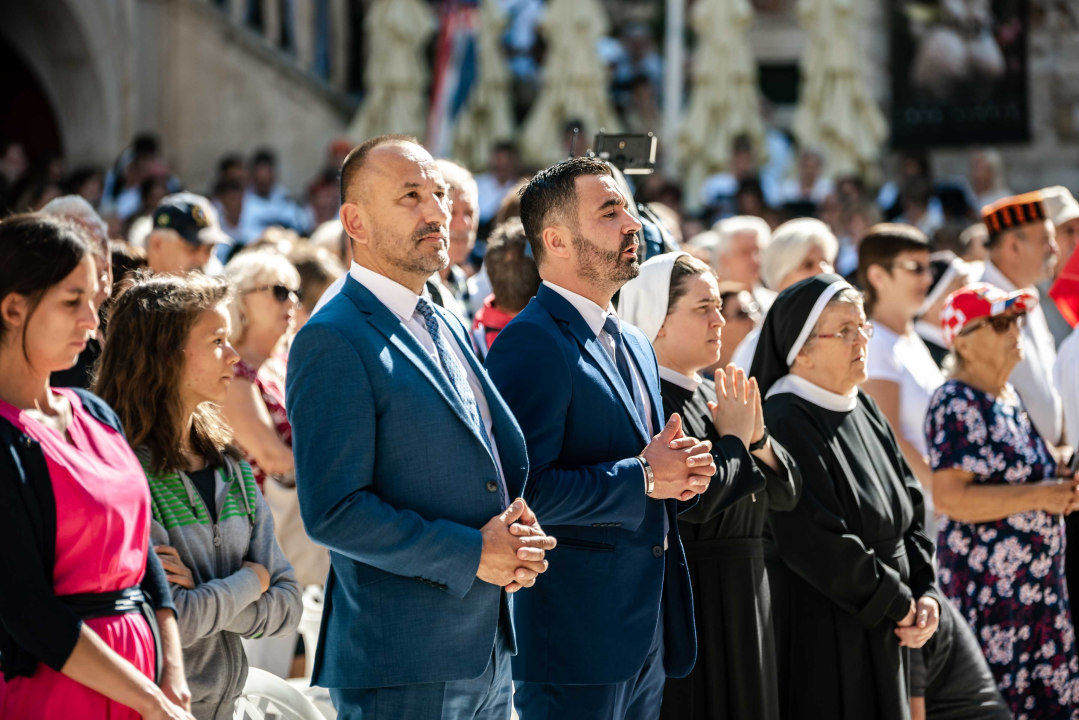 Misom i procesijom obilježen Dan grada i blagdan sv. Mihovila