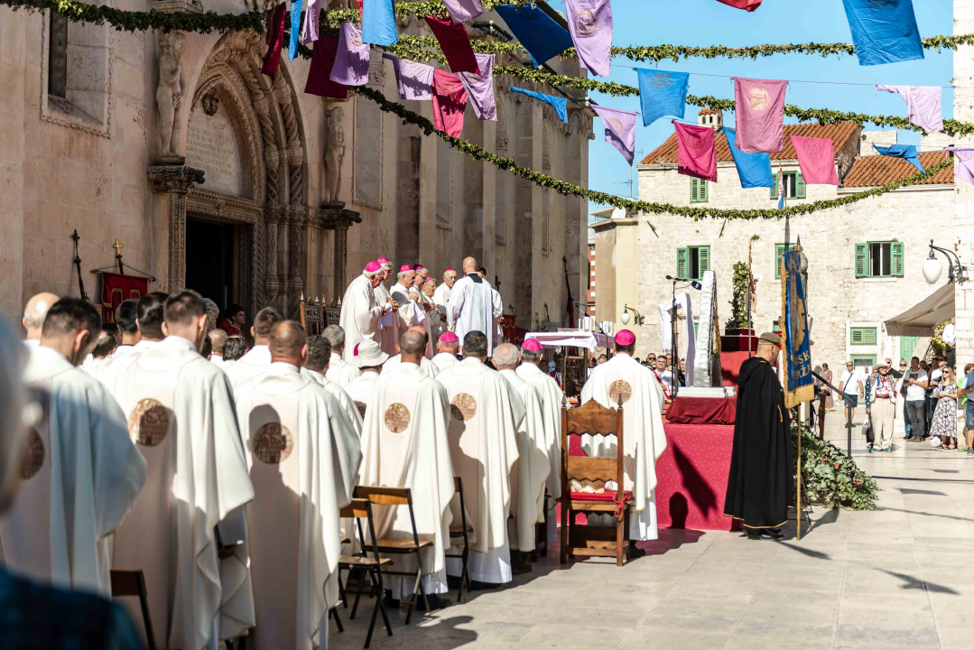 Misom i procesijom obilježen Dan grada i blagdan sv. Mihovila