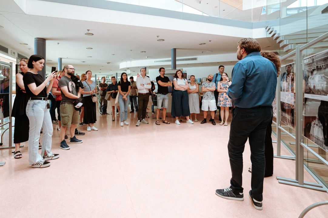 Svako dijete treba mir: U knjižnici predavanje o migrantima u lokalnoj zajednici i izložba ratnog MDF-a