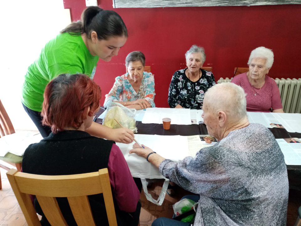 Mladi u Cvjetnom domu 'ostavili trag': S korisnicima oslikavali platnene torbe