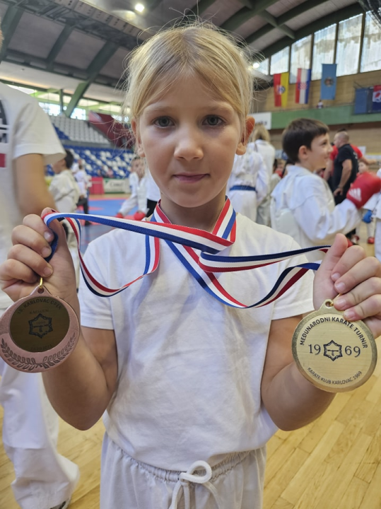 Vodički karataši na međunarodnom turniru osvojili 35 medalja