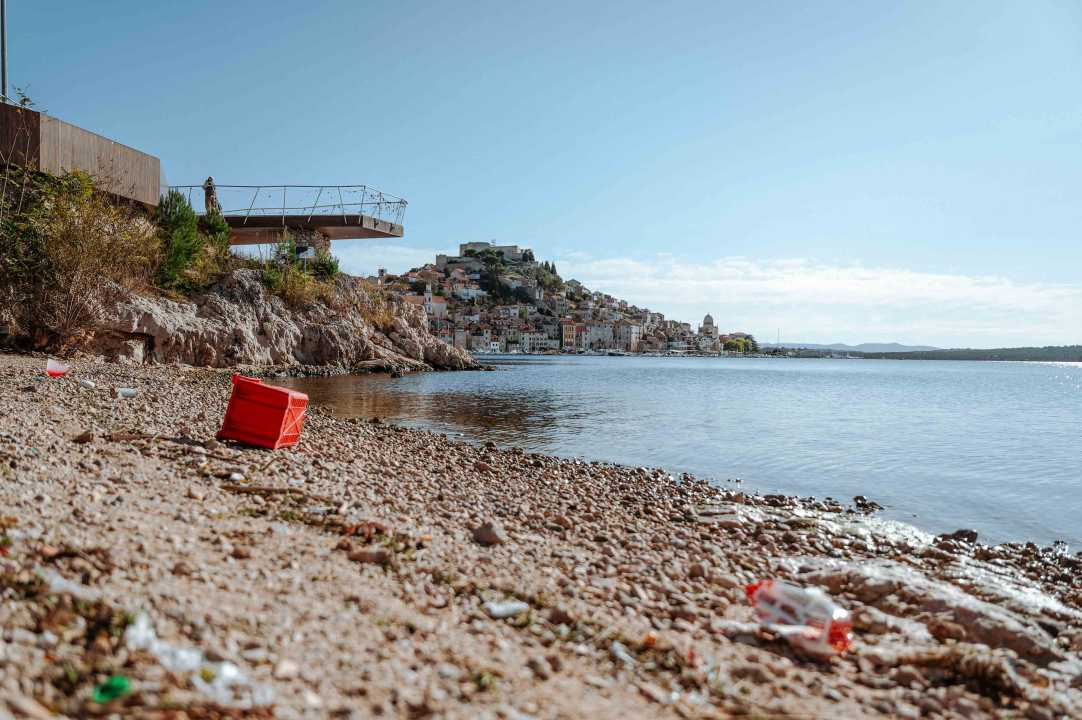 Dolac i Banj nakon juga izgledaju kao albanske plaže kojima smo se ljetos rugali!