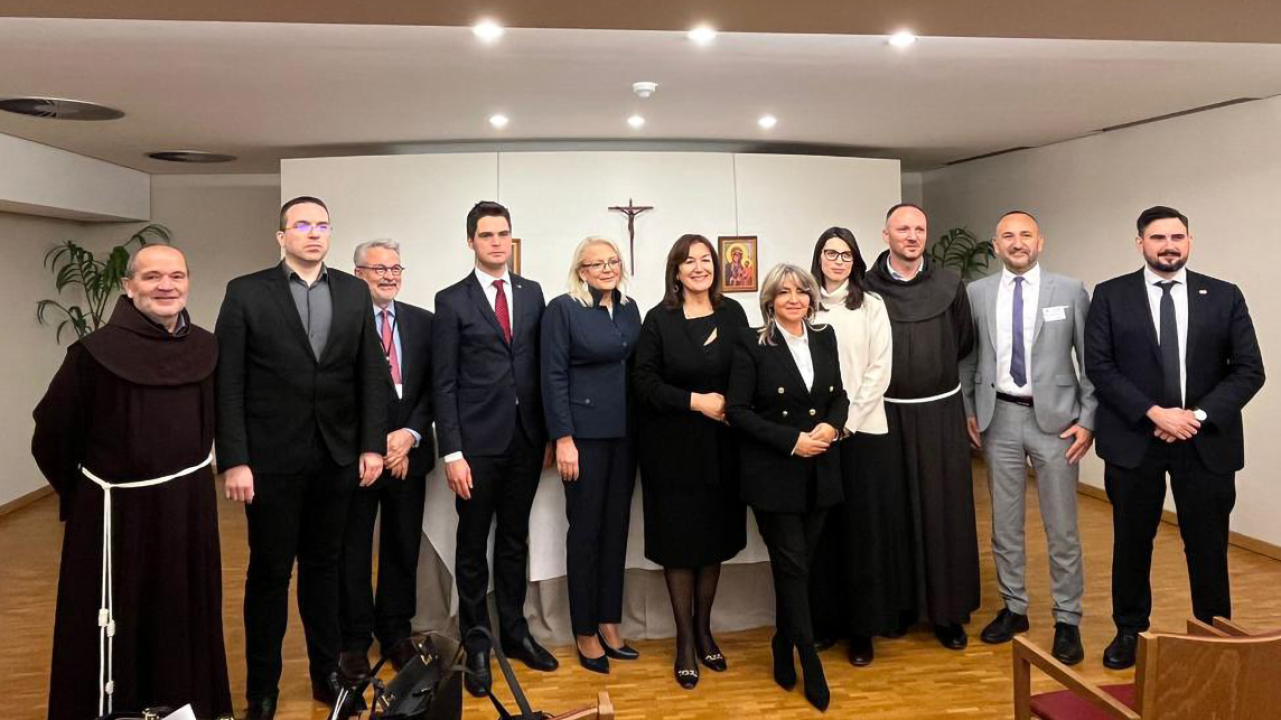 Dan sjećanja na žrtvu Vukovara i Škabrnje obilježen u Europskom parlamentu 