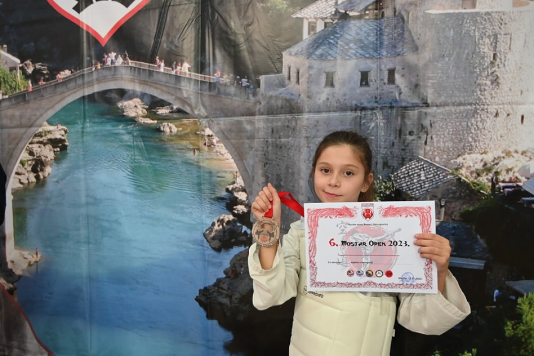 Članovi Karate kluba 'Okit Vodice' sudjelovali na 6. 'Mostar Openu' i osvojili 12 medalja 