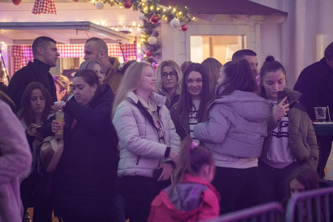 Koncertom Vatre otvoren Kraljevski advent u Kninu