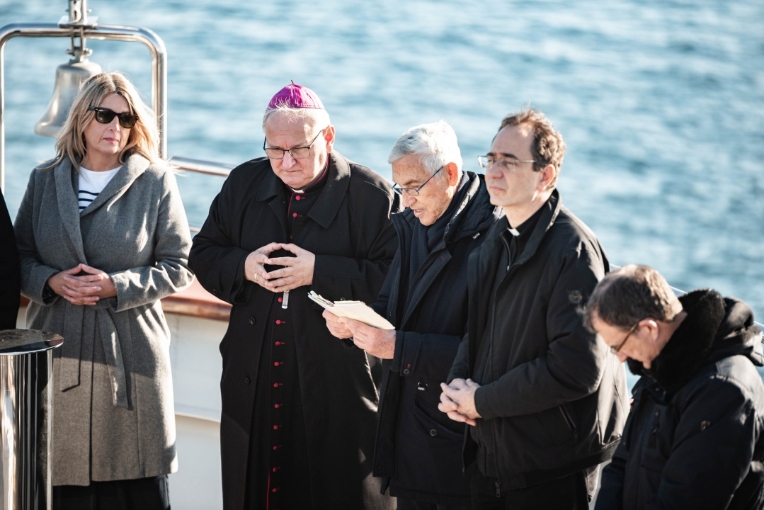 U šibenskom akvatoriju položeni vijenci u čast poginulih i nestalih hrvatskih pomoraca