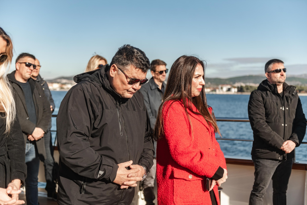 U šibenskom akvatoriju položeni vijenci u čast poginulih i nestalih hrvatskih pomoraca