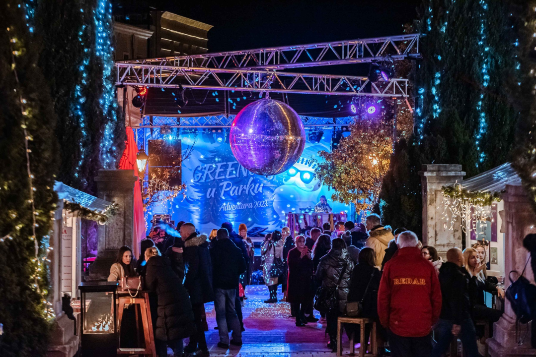 Utorak u parku bio je rezerviran za Studio 54, večeras trash party