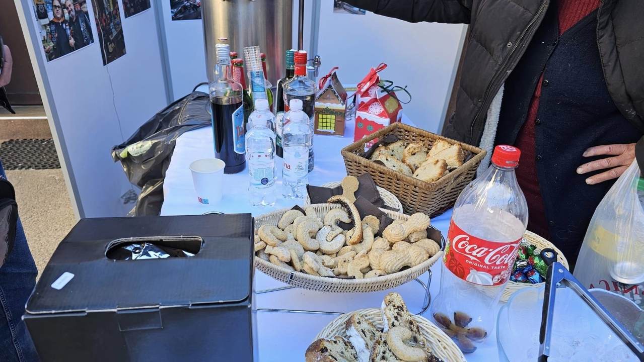 Moto klub Adventure Šibenik ispred pučke kuhinje spremio gozbu za potrebite 