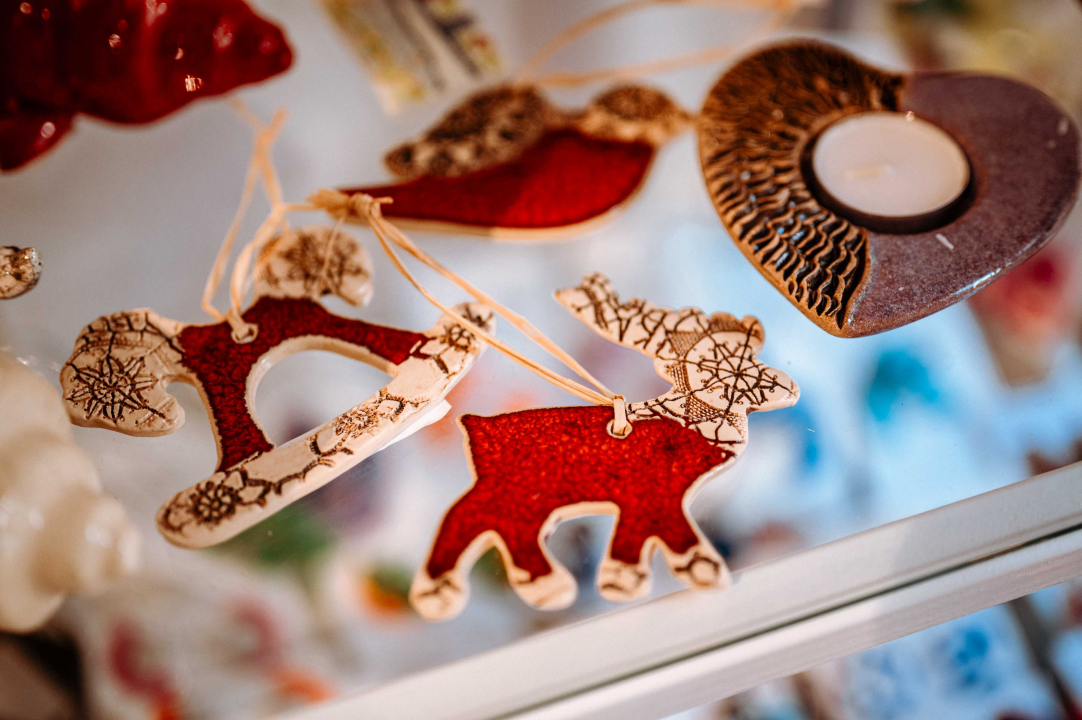 U Galeriji Juraj Dalmatinac potražite predivne unikatne poklone i umjetnine po odličnim cijenama 