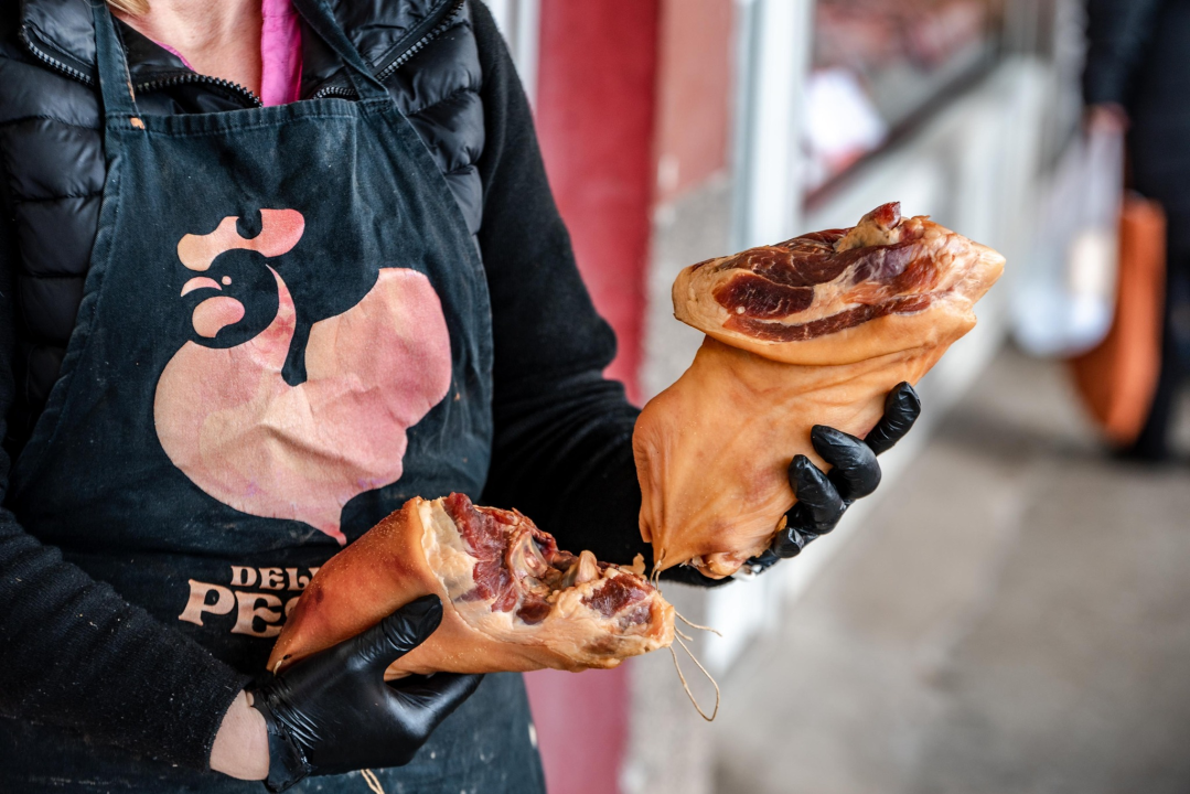 Za blagdane svi žele tuke, pivce i patke: Sve ćete naći na pijaci u Petrović Delikatesama