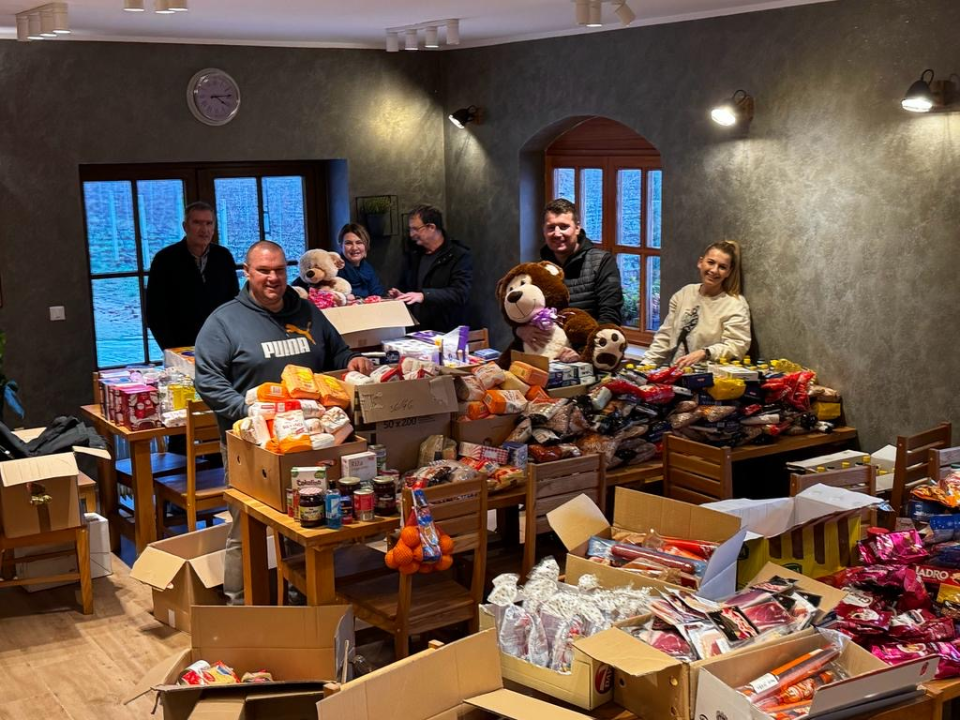 Božićni most: Rotary klub Šibenik uljepšao blagdane za 20 obitelji