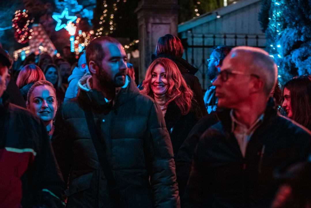 Šibenski srednjoškolski bendovi u maniri rock zvijezda napunili park