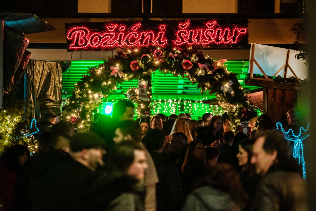 Šibenčani Novu godinu dočekali na dvije pozornice