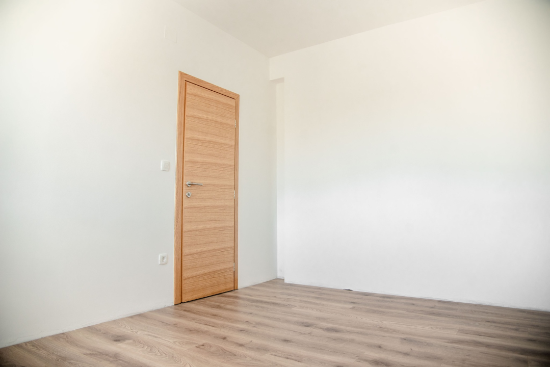 Iznajmljuje se atraktivan i prostran poslovni prostor u Ražinama!