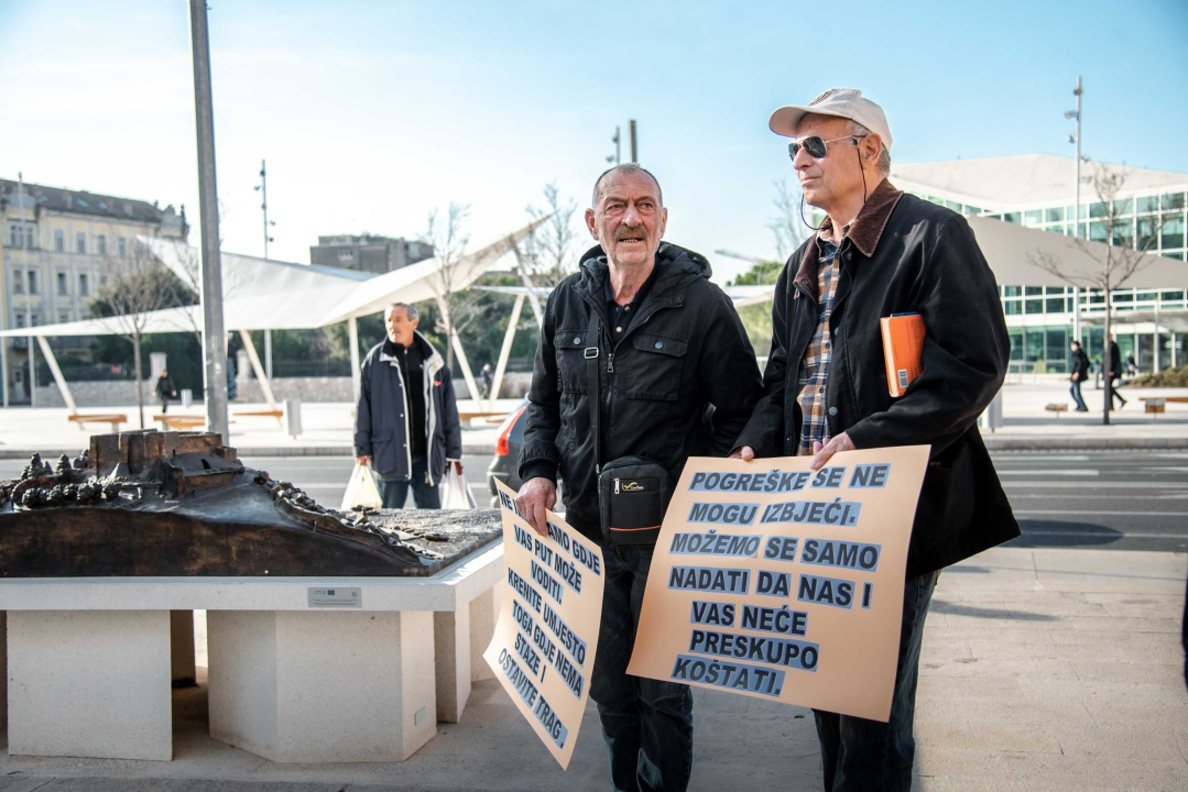 Kaprijani ne odustaju, prosvjedovali ispred gradske uprave: 'Postali smo otok-slučaj radi par usijanih glava'