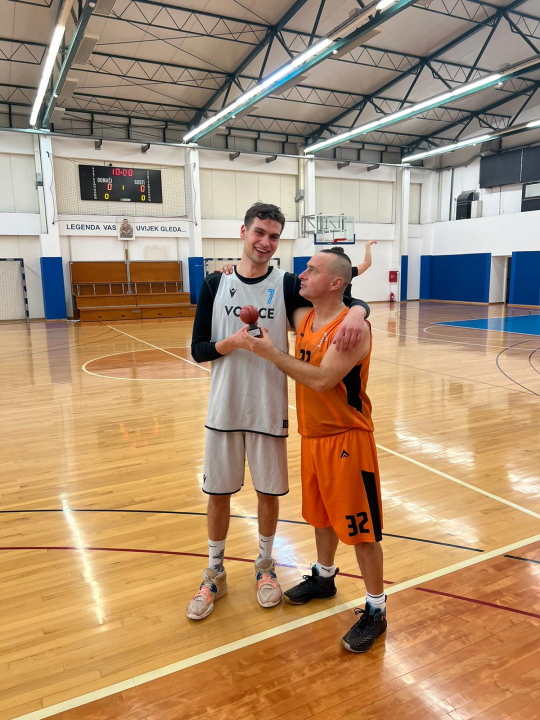 Šibenski rekreativni košarkaši zabavljali sebe i gledatelje na All-Staru