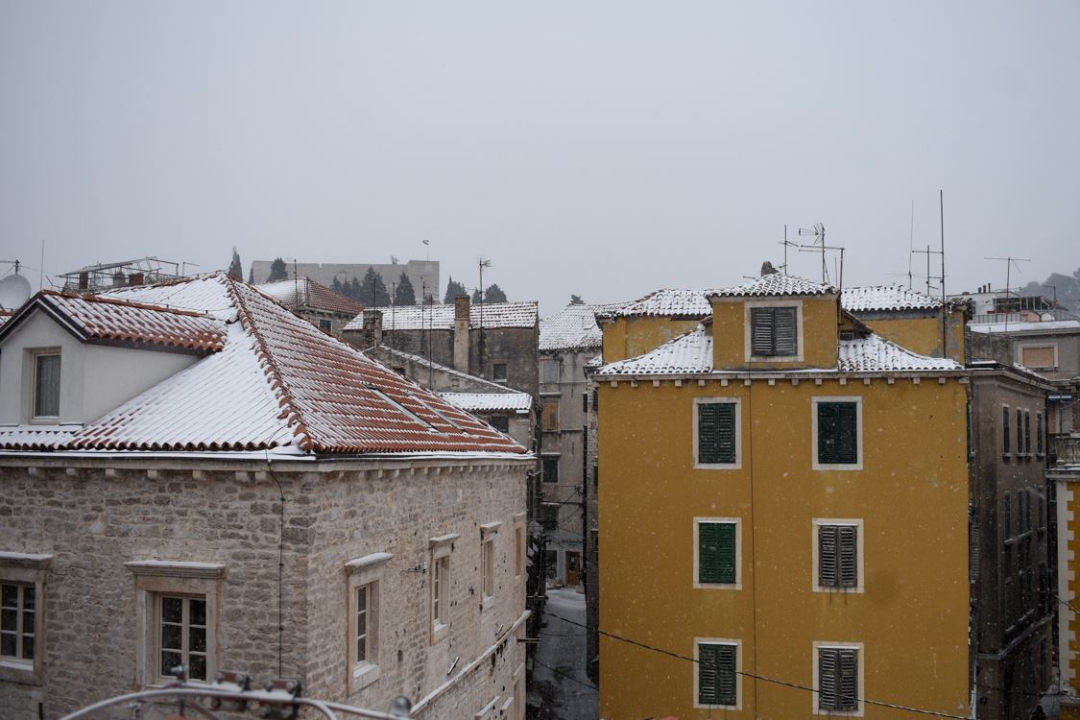 Ovako je Šibenik izgledao na današnji dan 2018. godine, danas je 19 stupnjeva više