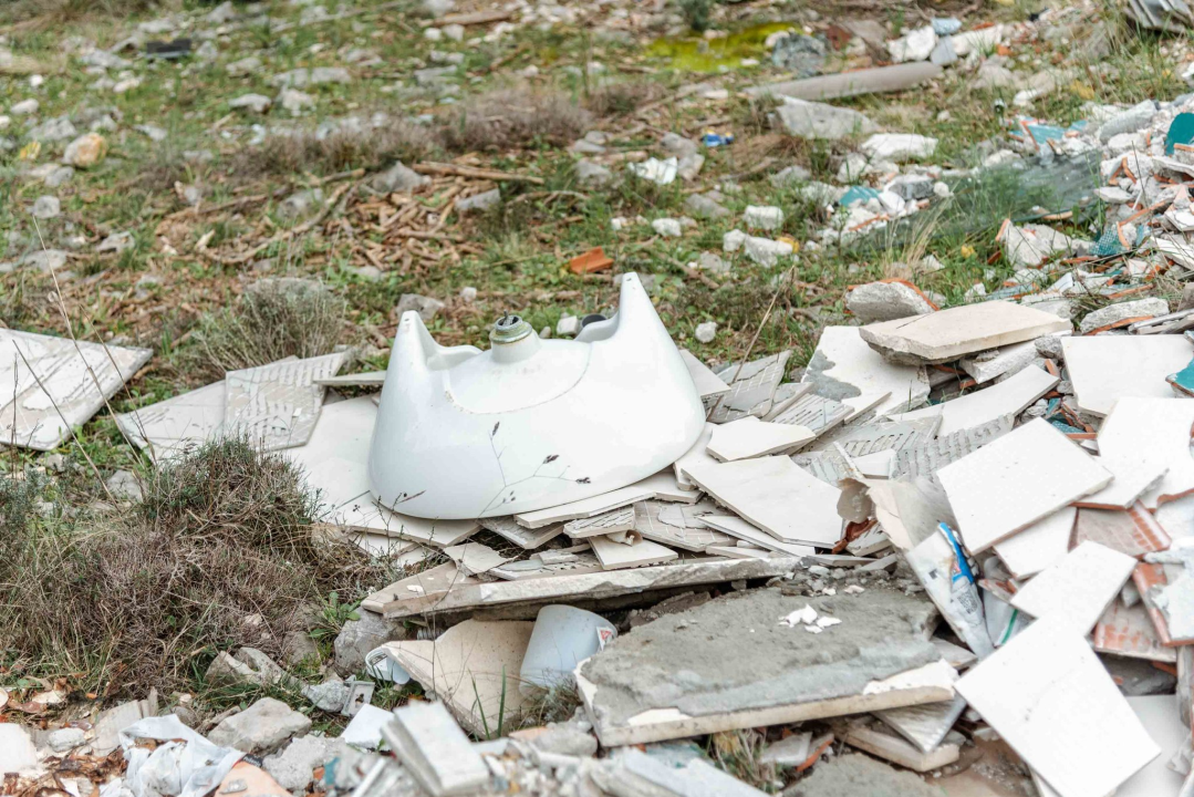 Stanovnici Južne Dubrave u prosvjedu: 'Ljeti se ne možemo ni istuširati, a tko zna kakvu vodu pijemo' 