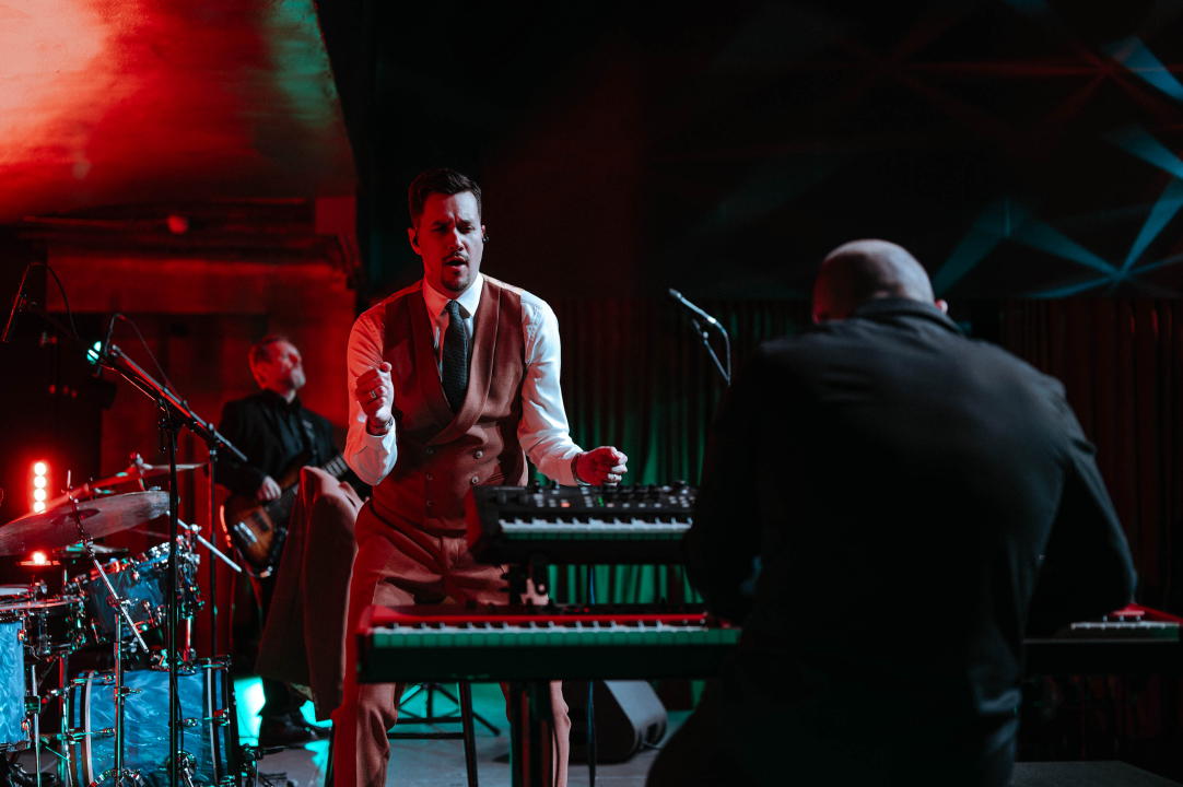 Marko Tolja za Dan žena rasplesao punu Kuću umjetnosti: ‘Arsen me nazvao pseudo-jazzerom’