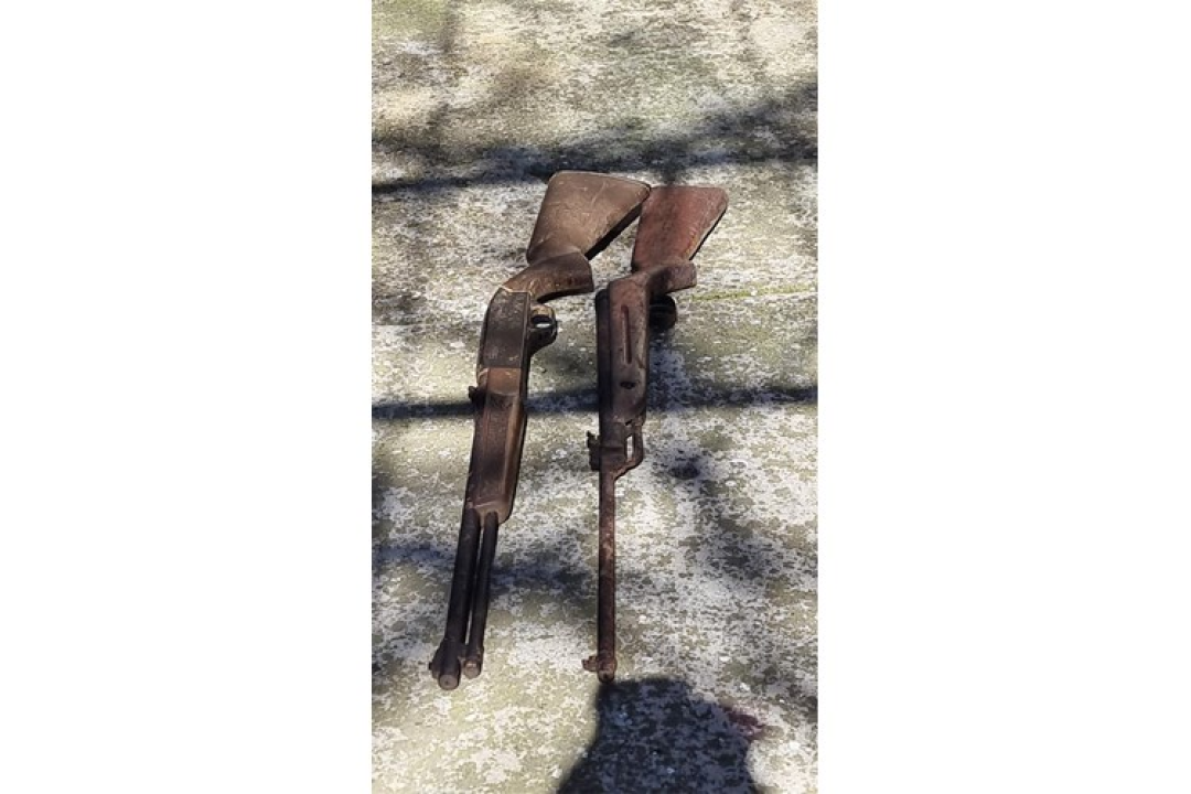 Trojici muškaraca iz okolice Drniša pronađen arsenal oružja, streljiva i eksploziva