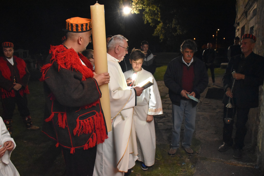 Marljivo njeguju svoje običaje: Čuvari Kristova groba u Mirloviću