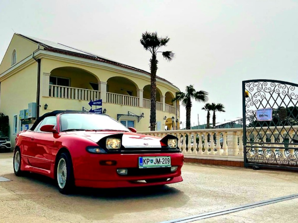 Uskršnji doručak u Rogoznici uveličali i oldtimeri