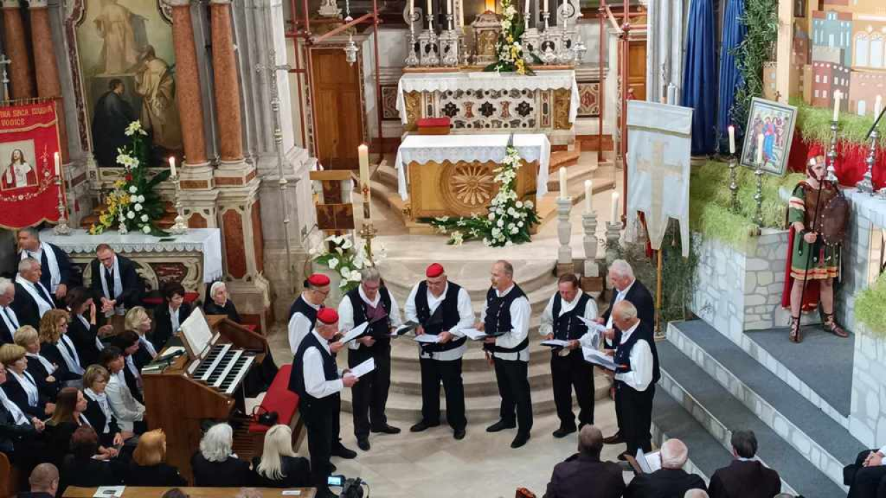 U Vodicama održana smotra crkvenog pučkog pjevanja 'Puče moj'