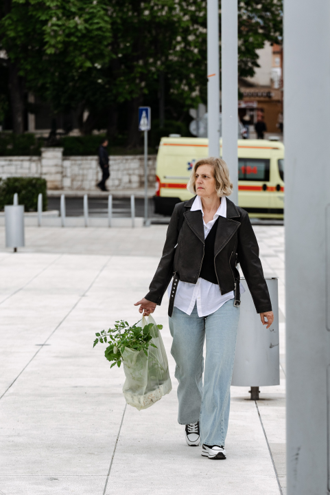 Ležerne kombinacije lijepih dama iz đira koje će vas osvojiti! 