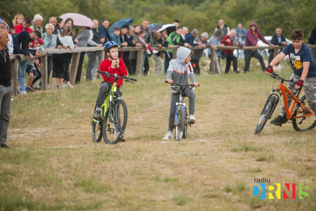 Održane 67. Prominske igre: Bilo je svega, od trčanja i bicikliranja pa do šijanja i balota