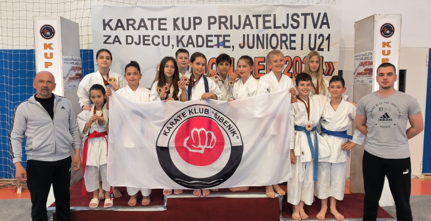 Uspješan vikend za Karate klub "Šibenik" u Bihaću: Vratili se kući s deset medalja