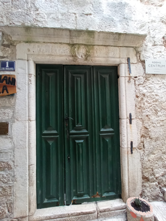 Kako poslovica 'Vjeruj, ali ipak provjeri' pomaže kad su u pitanju navodno općepoznate šibenske istine 