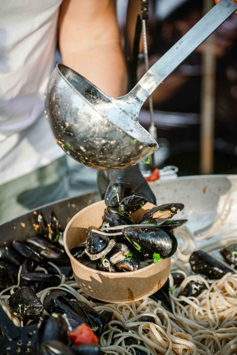 Zbog jednog skladnog para trg ispred Županije i ove je godine pun