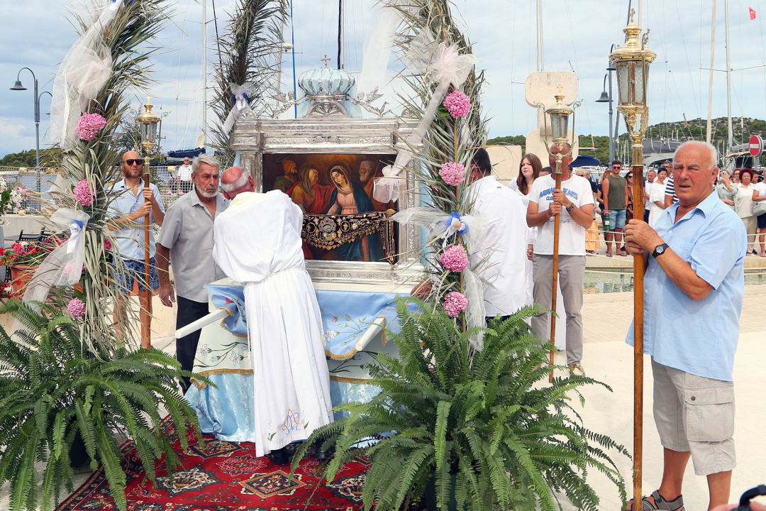 U Rogoznici proslavljena Gospa od kapelice