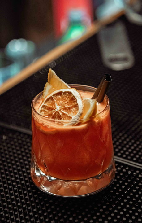 Mladi par u srcu grada otvorio posebni Ginfinity Bar!