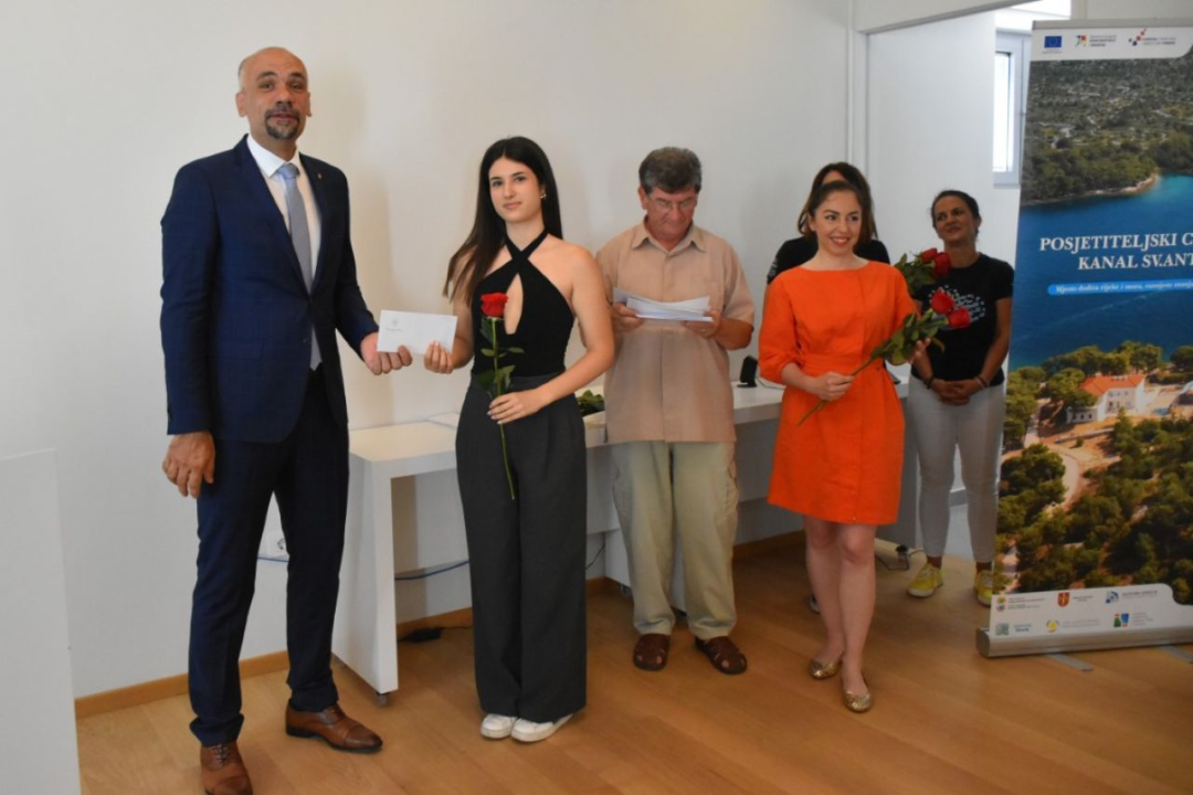 Najbolje na školskim natjecanjima Županija je nagradila iznosima od 100, 150 i 200 eura